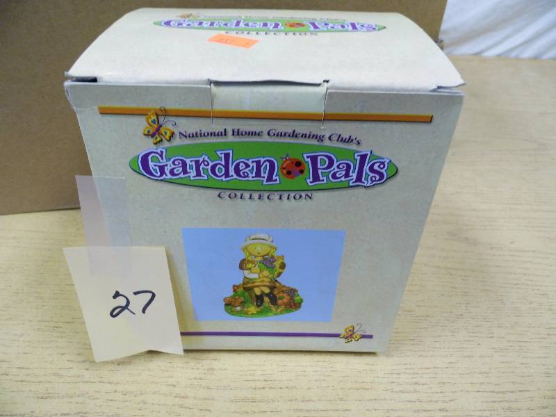lot 27 image: Lot of 20 Harvest Garden Pals