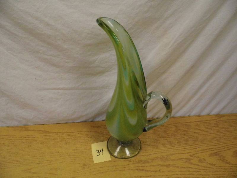 lot 34 image: Art Glass Pitcher