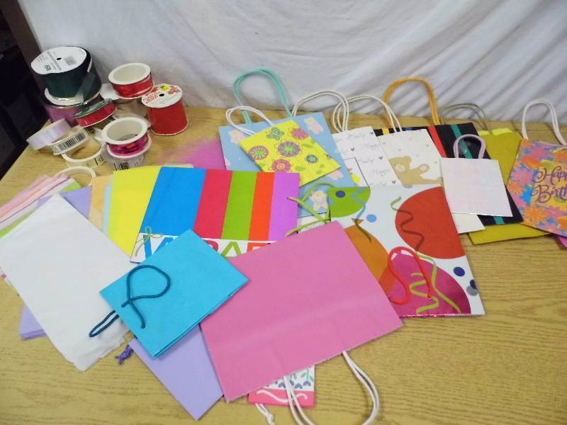 lot 63 image: Gift Bags - Pans -
