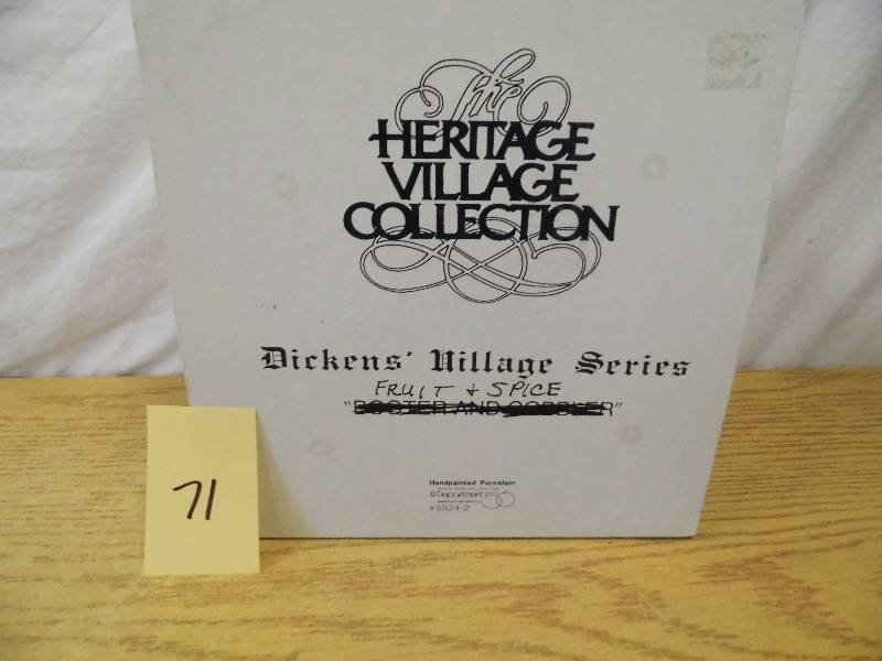 lot 71 image: Dept 56 - Dickens Village
