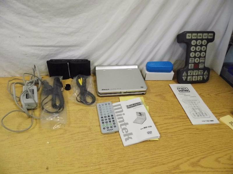 lot 89 image: DVD Player - Remote - Pet Trainers