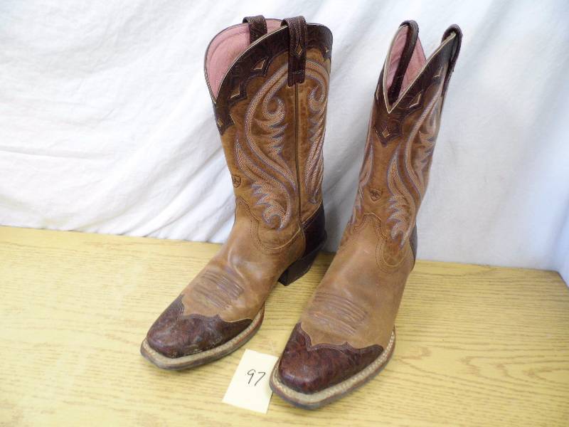lot 97 image: Western Boots - Airat