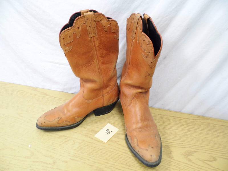 lot 98 image: Western Boots - Twisted Boots