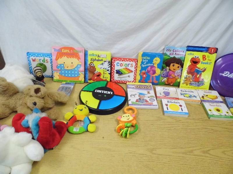 lot 107 image: Games - Toys