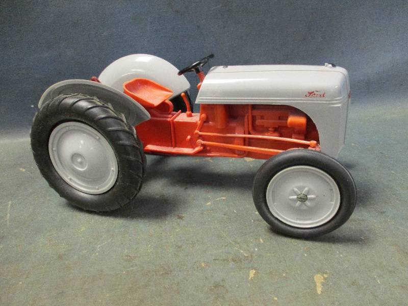 Model Tractor