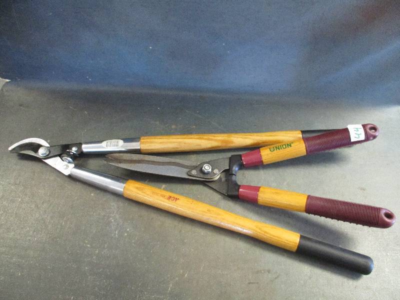 Pruning Shears and Hedge Trimmers