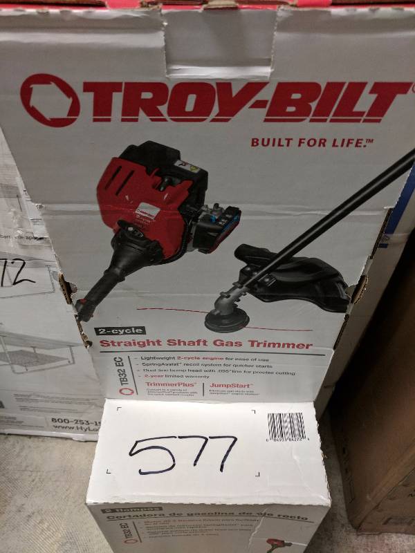 lot 577 image: Troy-Bilt 25cc 17 Gas Trimmer