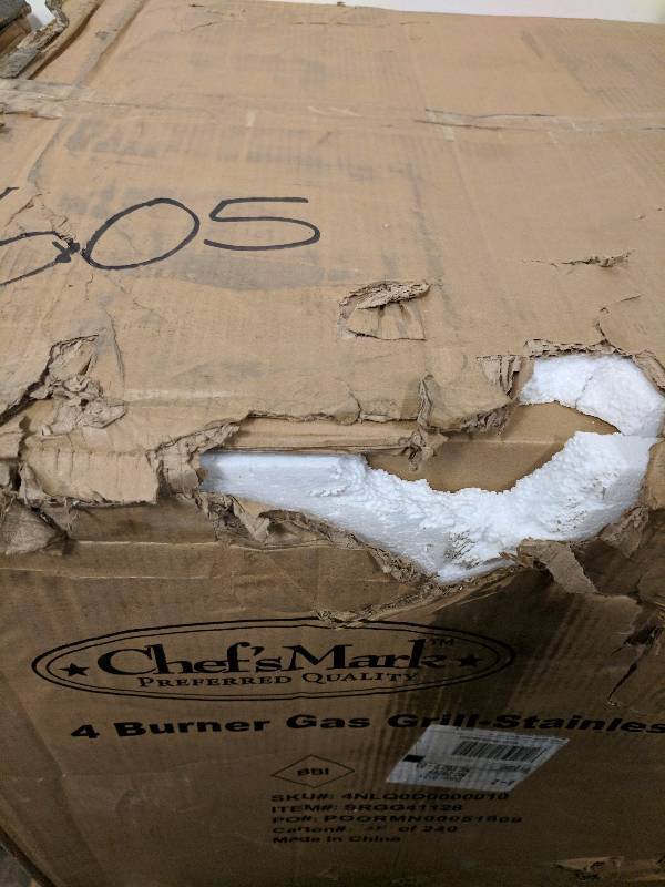 lot 605 image: Chefs Mark 36,000 Btu 4-Burner Gas Grill