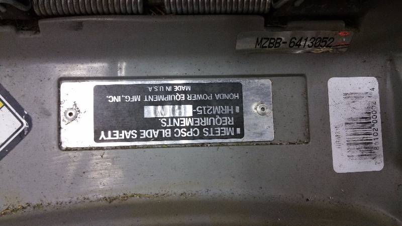 lot 738 image: Honda Harmony HRM 215 Push Mower w Bag and Height Adjustable