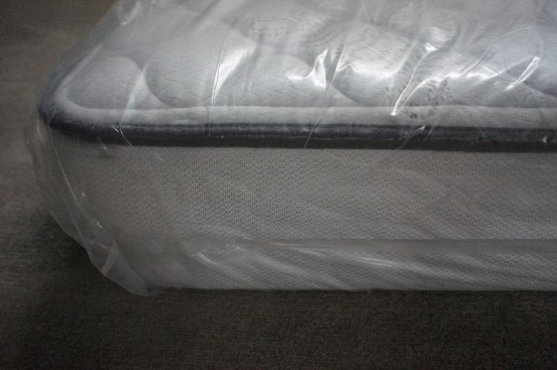 lot 23 image: New SERTA - PERFECT SLEEPER  - FULL Size - Mattress - MSRP $ 1109.99