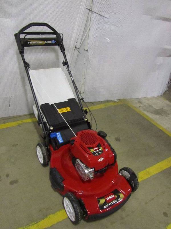 Toro 22 in. Personal Pace Recycler Variable Speed Gas Self Propelled Mower with Briggs & Stratton Engine