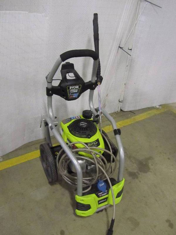 Ryobi 3100-PSI 2.5-GPM Honda Gas Pressure Washer