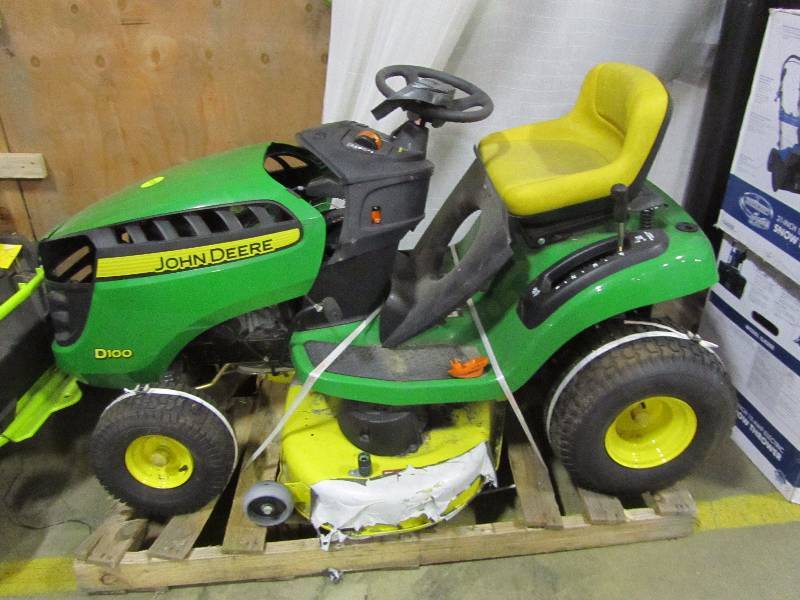 John Deere D-100 Riding Tractor