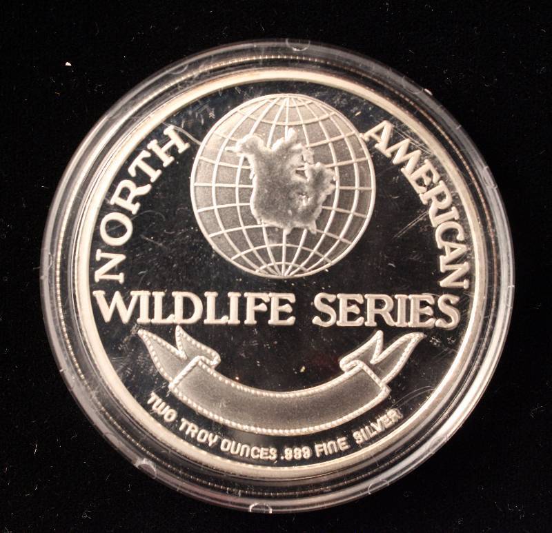 lot 56 image: 2 TROY OZ. .999 FINE SILVER WILDLIFE SERIES GRIZZLY BEAR IN AIRTITE