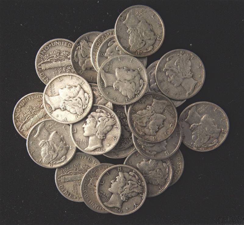 lot 92 image: GROUP OF 24 SILVER MERCURY DIMES