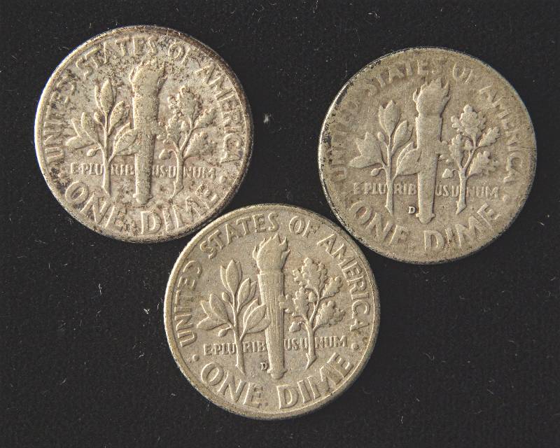 lot 117 image: GROUP OF 3 SILVER ROOSEVELT DIMES 1949 1949D & 1950D