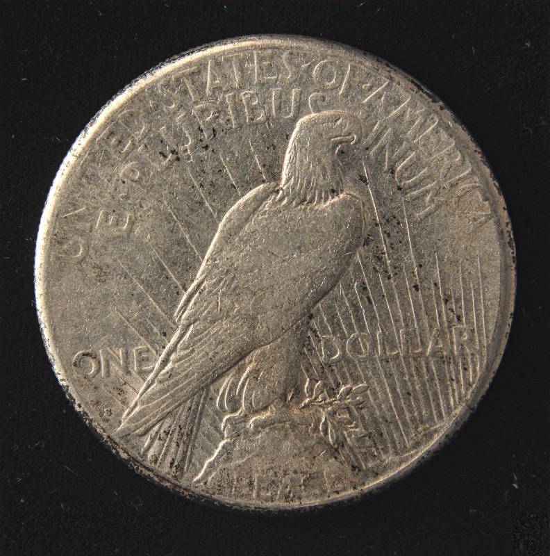 lot 125 image: 1922-S PEACE SILVER DOLLAR VF