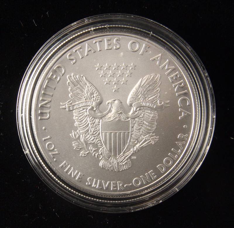 lot 152 image: 2008 AMERICAN SILVER EAGLE 1 TROY OZ. .999 FINE SILVER DOLLAR IN AIRTIGHT