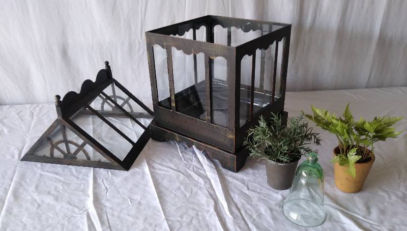 lot 18 image: GLASS AND AGED METAL TERRARIUM (excellent condition)