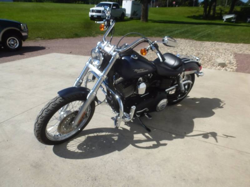 lot 3 image: 2008 Harley Davidson Street Bob