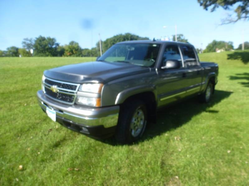 lot 2 image: 2007 Chevy 1500 Silverado Crew