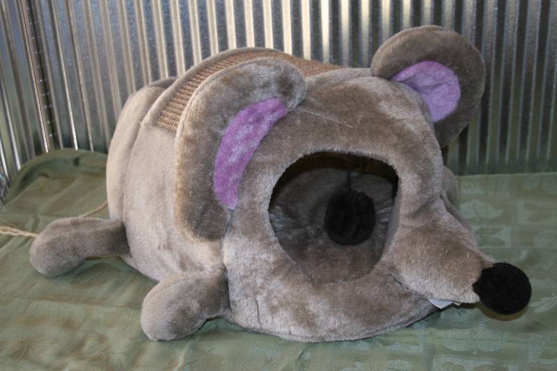 Mouse Shaped Cat Bed