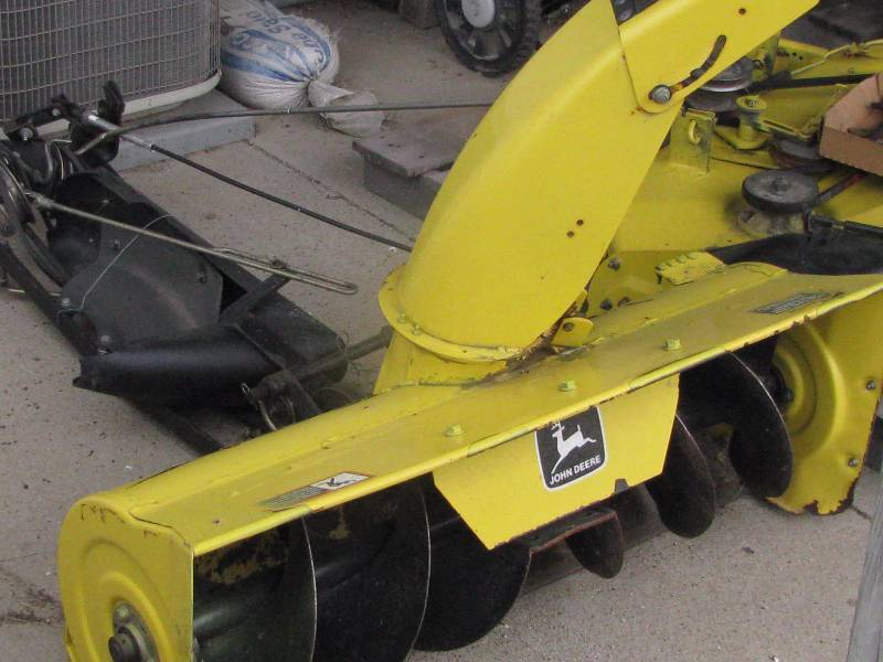 lot 2 image: John Deere Snow Blower