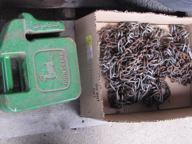 lot 8 image: John Deere Weights & Chains