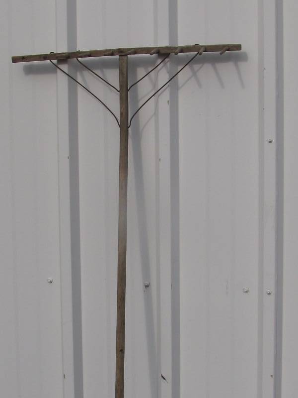 lot 26 image: Wood Rake