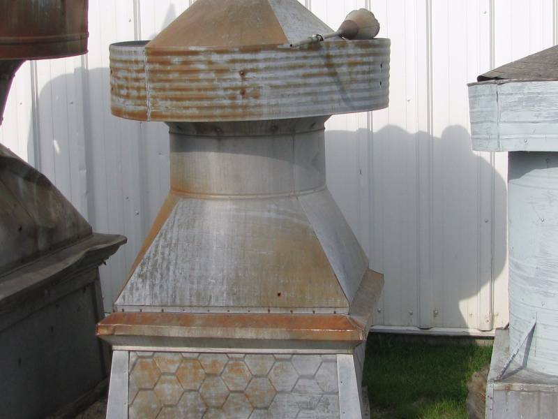 lot 33 image: Barn Cupola