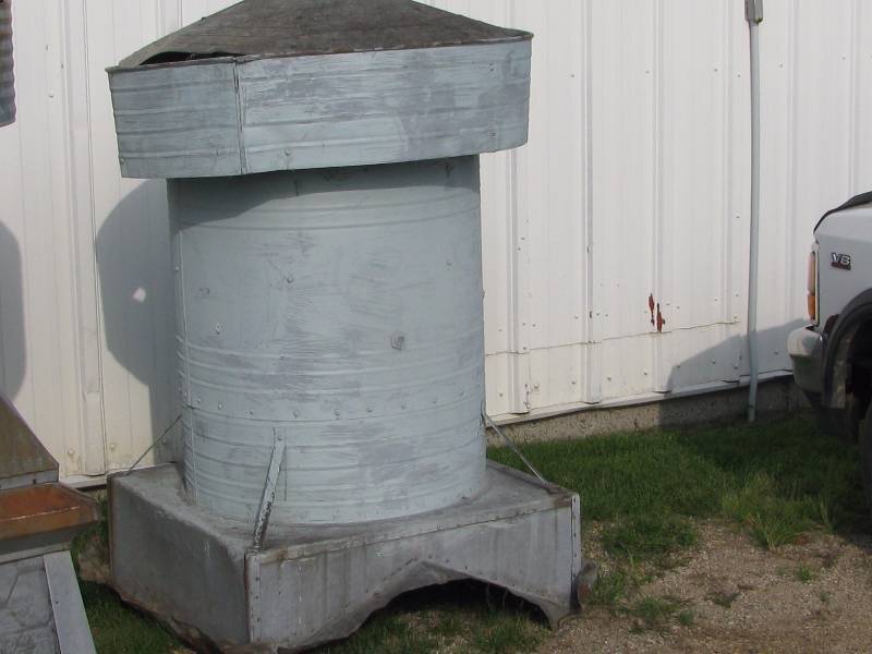 lot 34 image: Barn Cupola