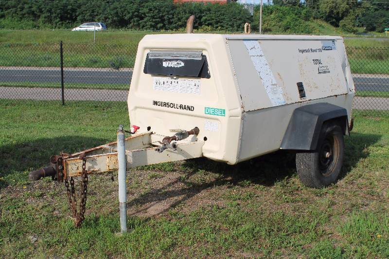 lot 7 image: Ingersoll Rand  P 185 Tow Behind Air Compressor