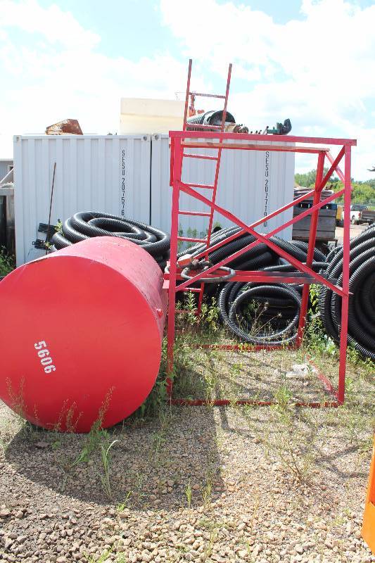 lot 11 image: Diesel Tank 600 Gallon