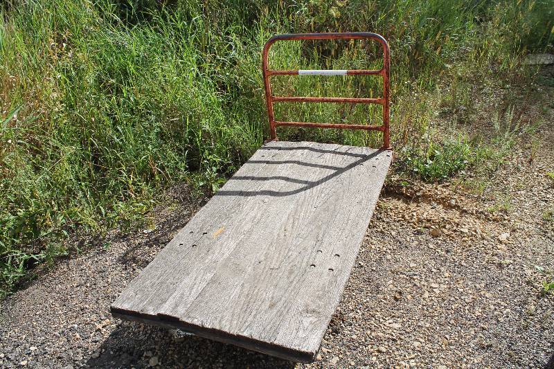 lot 15 image: Rail Road Nutting Cart