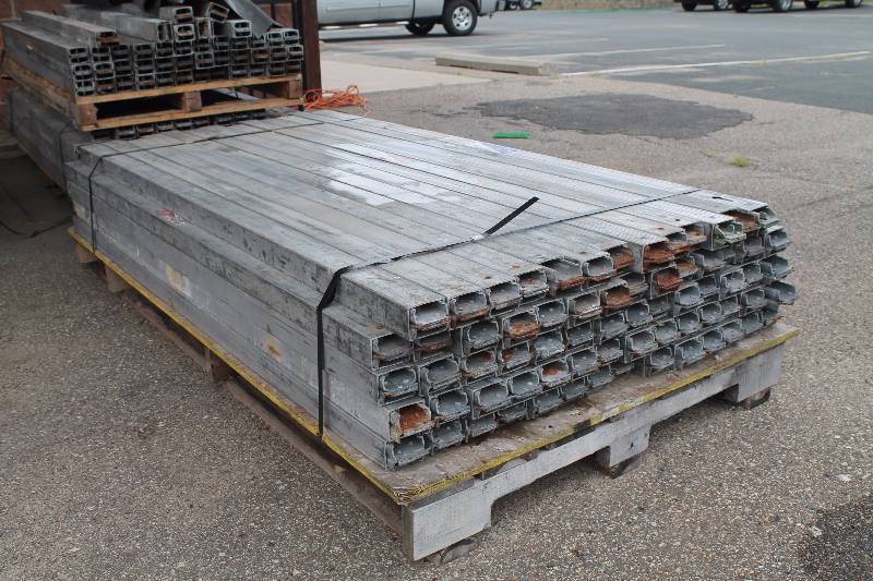 lot 18 image: shoring & Decking Beams