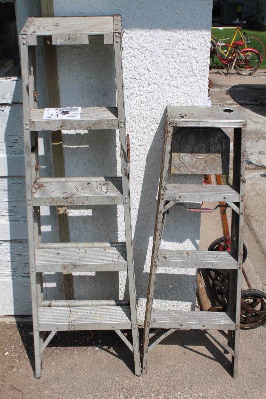 lot 24 image: Lot of (2) Aluminum Ladders Includes 48in., 60in.