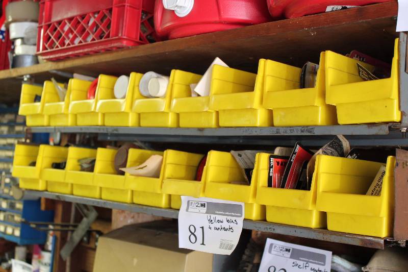 lot 81 image: Plastic Organizer Bins