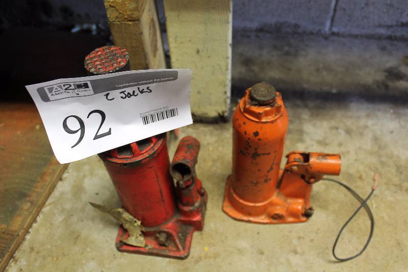 lot 92 image: Lot of (2) Bottle Floor Jacks