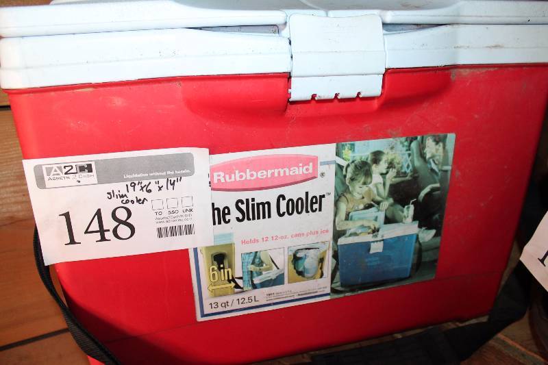 lot 148 image: Rubbermaid Slim Cooler