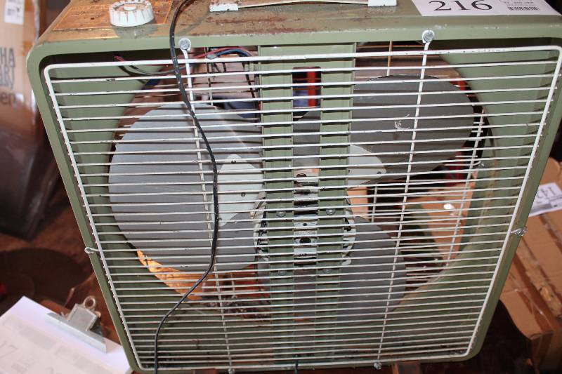 lot 216 image: Superlectric Box Fan