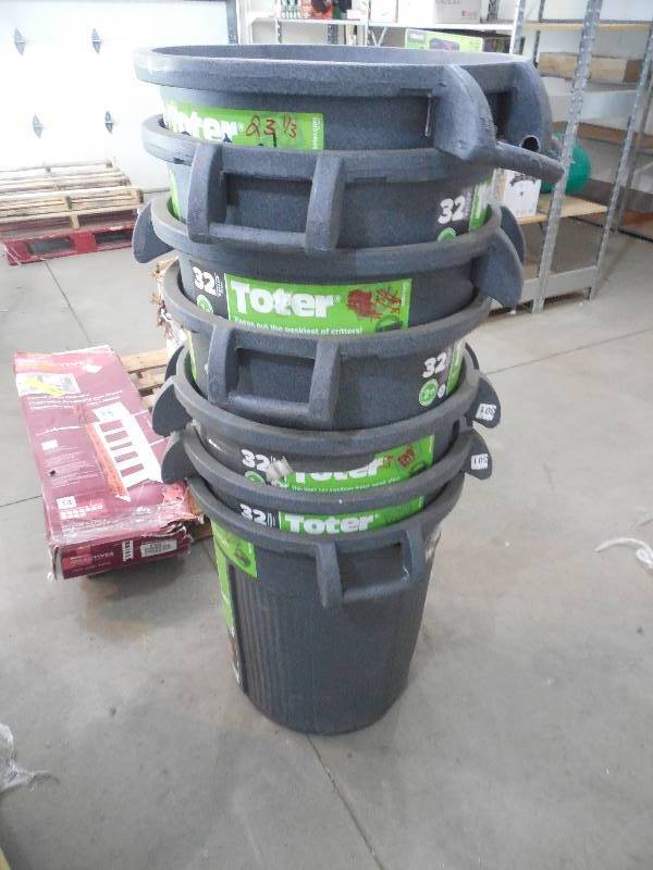lot 24 image: (2) Toter 32 Gal. Gray Round Trash Can