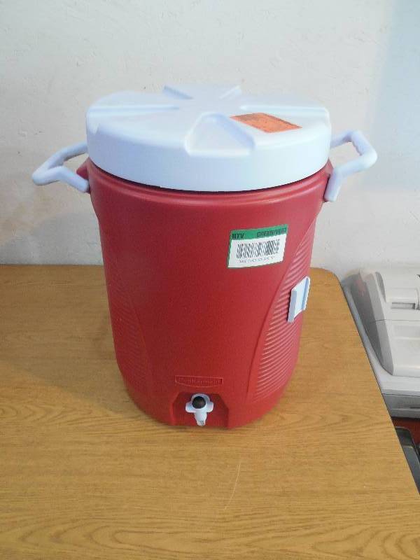 lot 62 image: Rubbermaid 5 Gal. Modern Red Cooler with Cup Dispenser