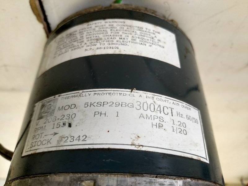 lot 49 image: GE 120 hp. Compressor Motor, 208-230v, 1 phas...