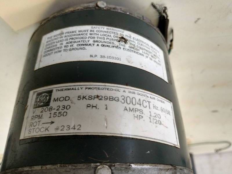 lot 53 image: GE 120 hp. Compressor Motor, 208-230v, 1 phas...