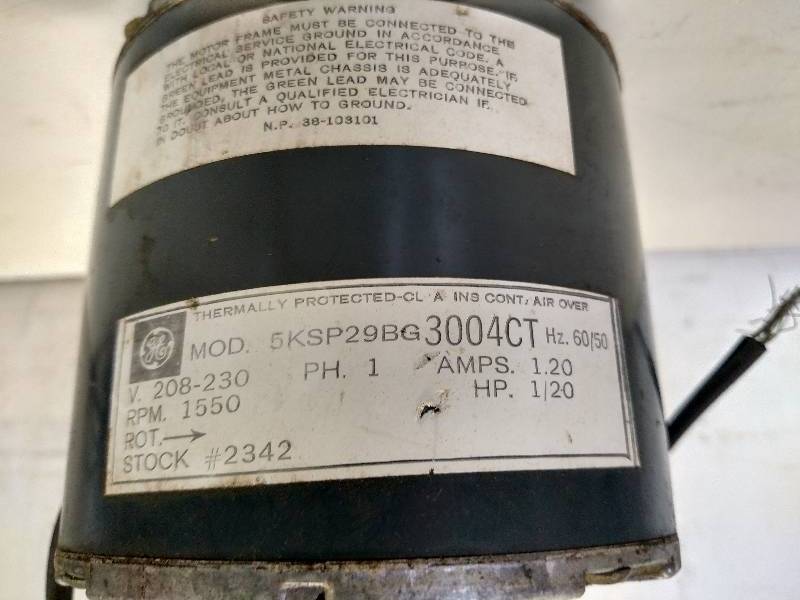 lot 57 image: GE 120 hp. Compressor Motor, 208-230v, 1 phas...