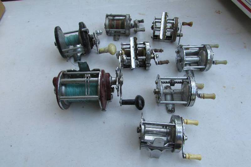 8 VINTAGE FISHING REELS