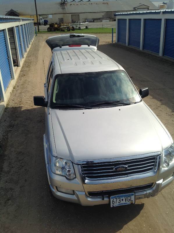 lot 1 image: 2010 Ford