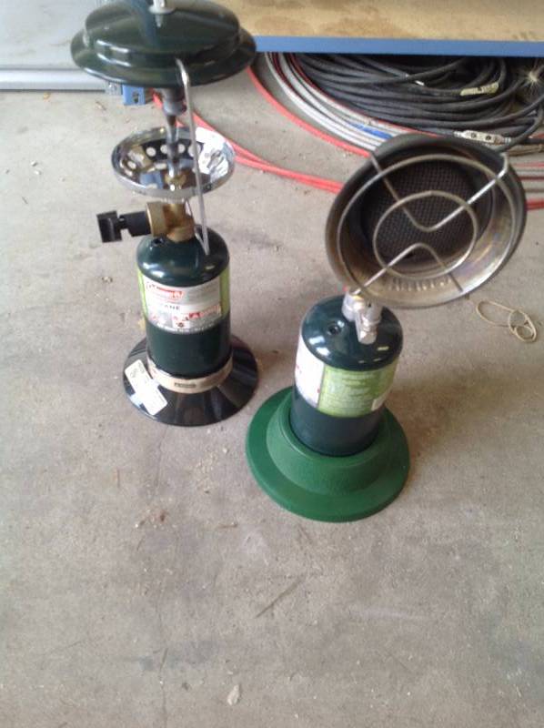 lot 23 image: 2 Camping ice house items Lantern and small heater