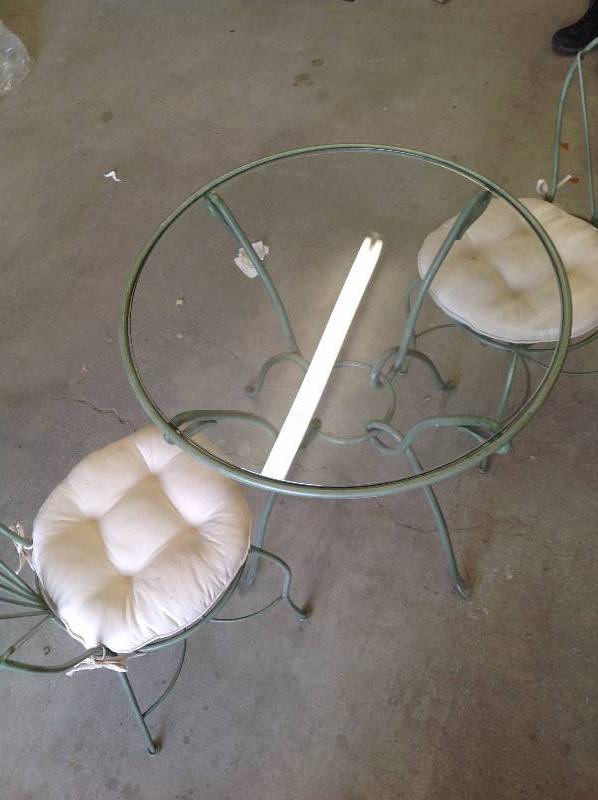 lot 34 image: Metal Patio Table and 2 Chairs
