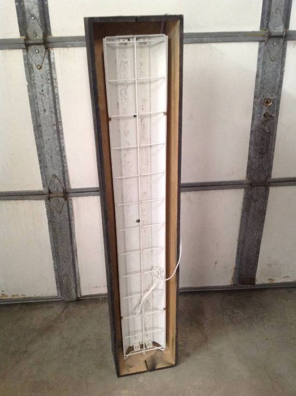 lot 82 image: shop wood box light